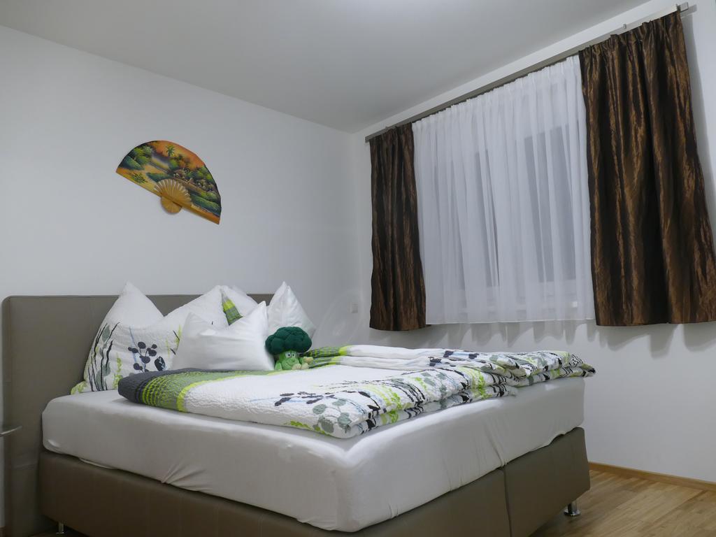 Chads City Apartment Mit Tiefgarage Free Parking Graz Kültér fotó